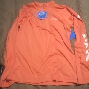 Pullover long sleeve shirt